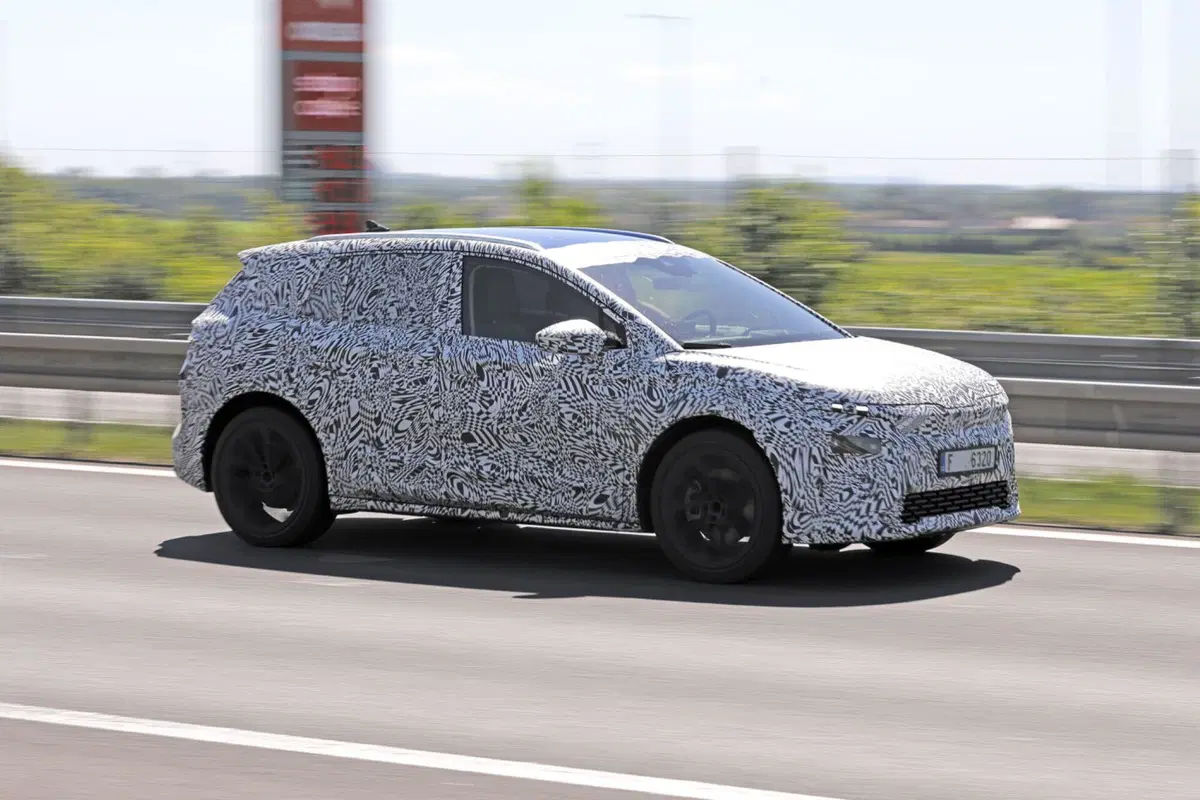 Skoda Elroq: le foto spia della nuova compatta elettrica  (11)