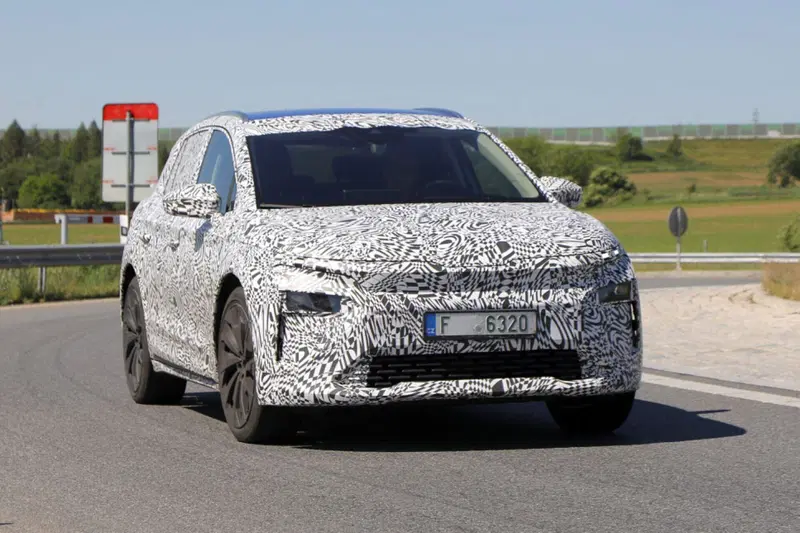 Skoda Elroq: le foto spia della nuova compatta elettrica 