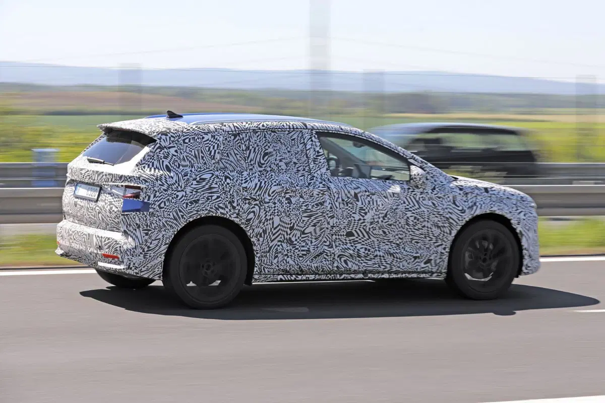Skoda Elroq: le foto spia della nuova compatta elettrica  (18)