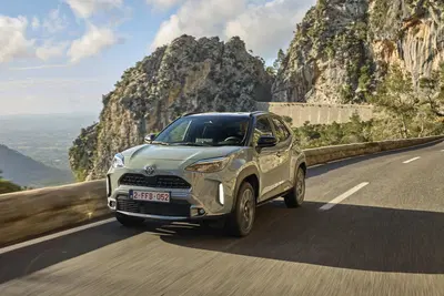 Toyota Yaris Cross 2024: nuovo motore, l'ibrido &egrave; pi&ugrave; potente 