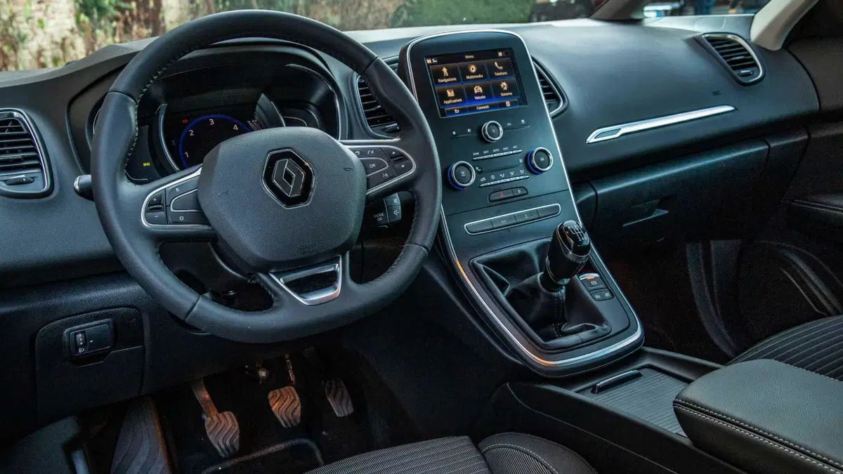 Renault Scénic 1.5 dci energy Business 110cv edc (9)