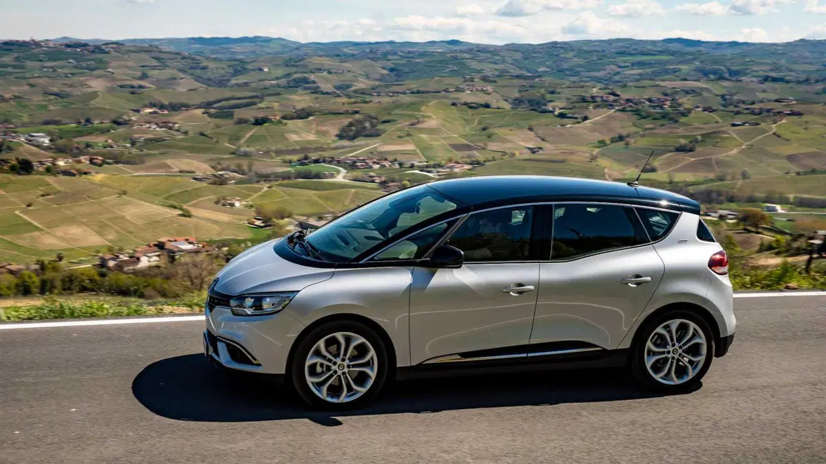 Renault Scénic 1.5 dci energy Business 110cv edc (2)
