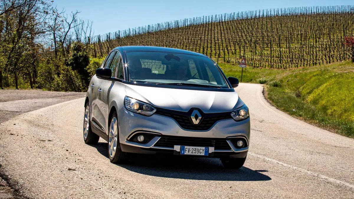 Renault Scénic 1.5 dci energy Business 110cv edc (6)