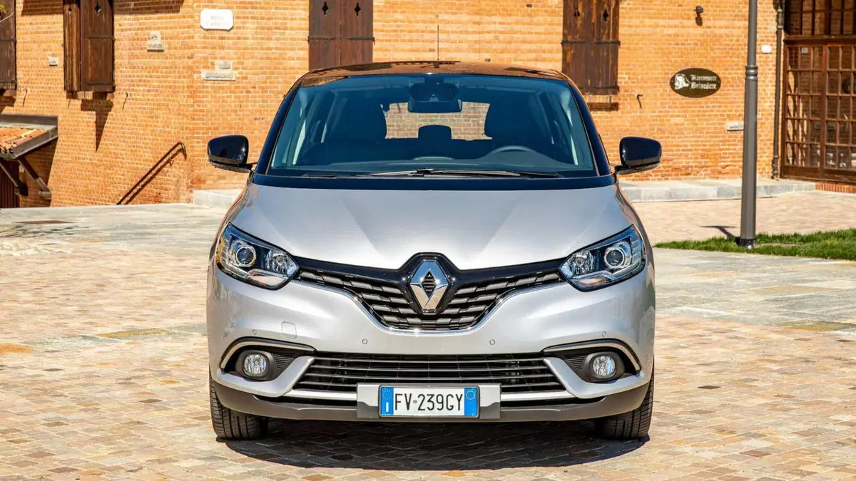 Renault Scénic 1.5 dci energy Business 110cv edc (4)