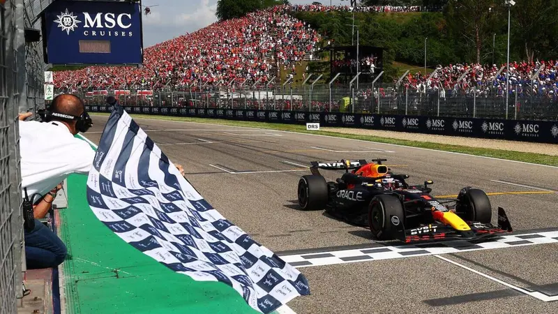 F1. GP Imola 2024, Verstappen: "Non avevo pi&ugrave; aderenza e Norris si avvicinava sempre di pi&ugrave;"