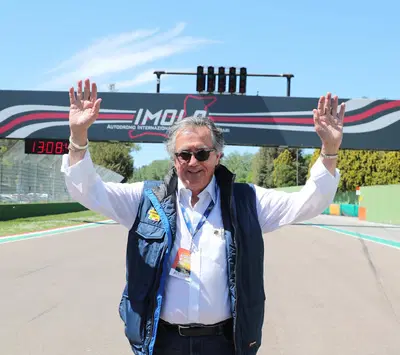 F1. Giancarlo Minardi: "Tanto lavoro per questo GP di Imola in cui ricordiamo Senna, il numero 1"