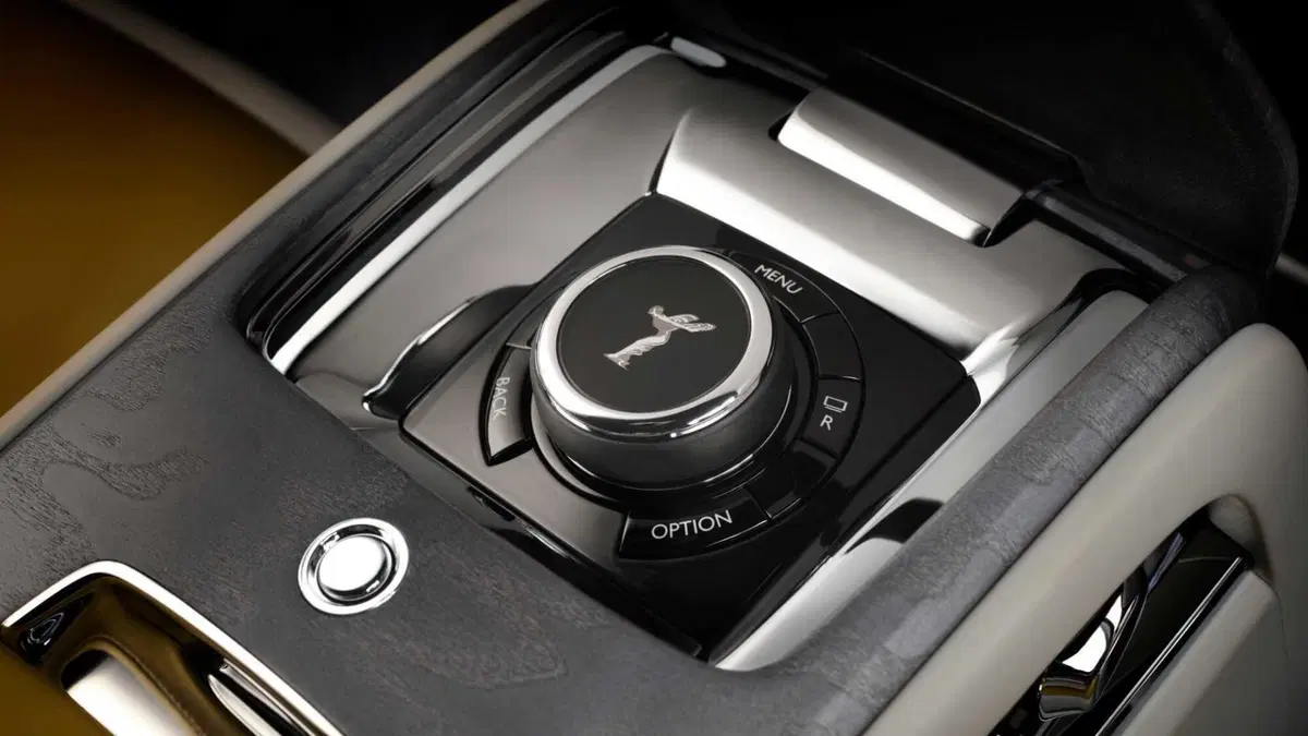 Rolls Royce Cullinan (2018-->>) (13)