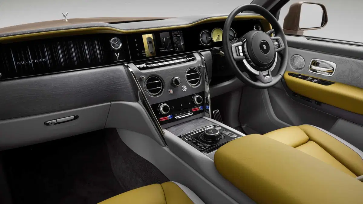 Rolls Royce Cullinan (2018-->>) (6)