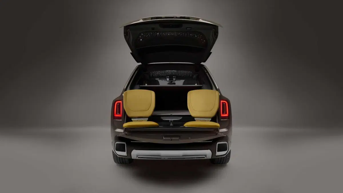 Rolls Royce Cullinan (2018-->>) (5)
