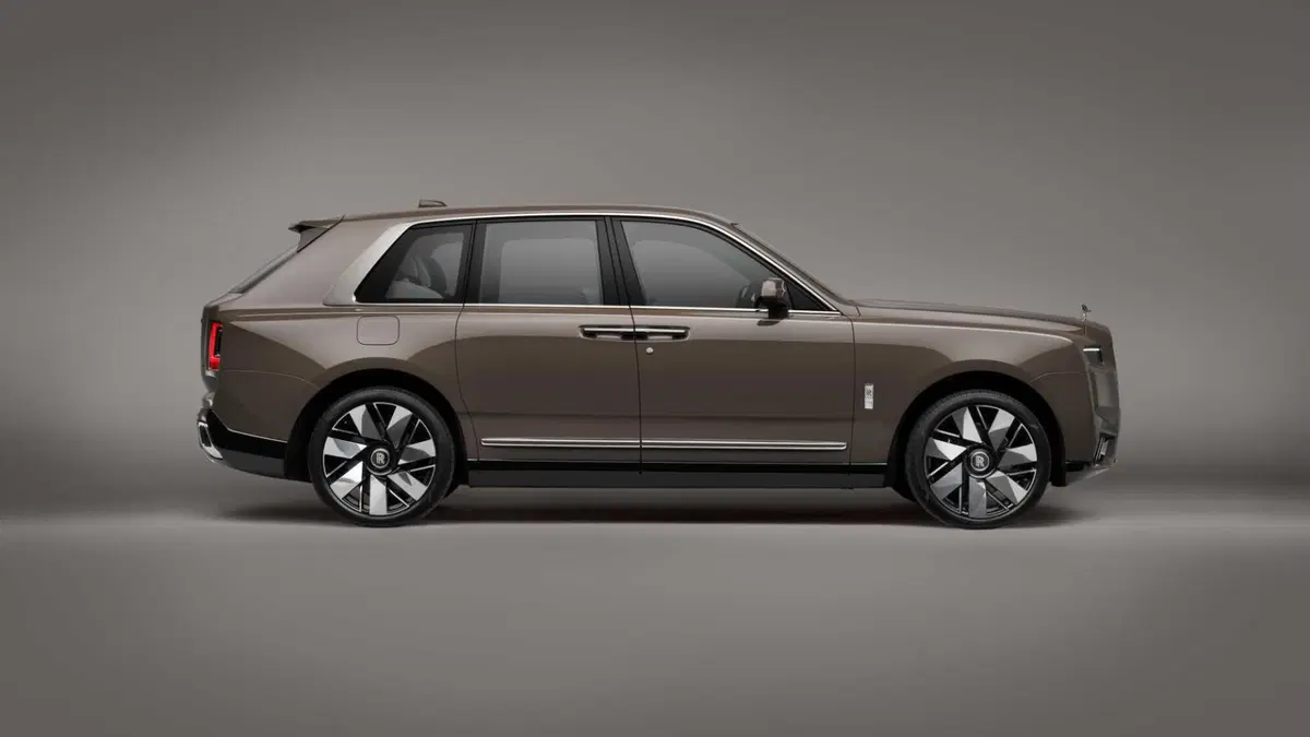 Rolls Royce Cullinan (2018-->>) (3)