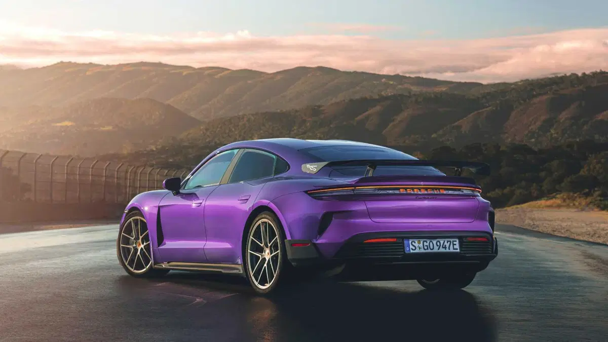 Porsche Taycan Turbo GT con pacchetto Weissach (3)