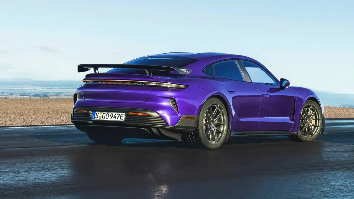Porsche Taycan Turbo GT con pacchetto Weissach (2)