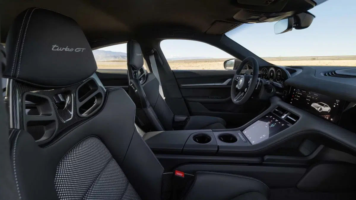 Porsche Taycan Turbo GT con pacchetto Weissach (12)