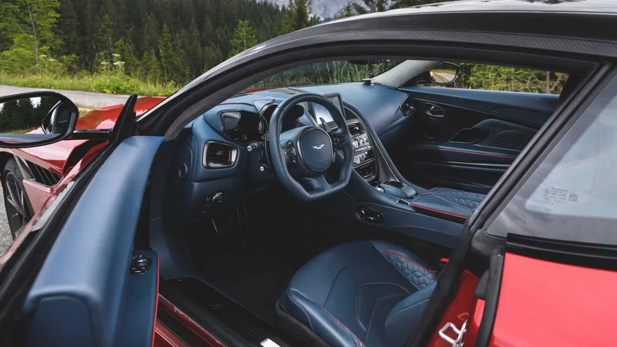 Aston Martin DBS Superleggera DBS (Superleggera) Coupe 5.2 V12 auto (29)