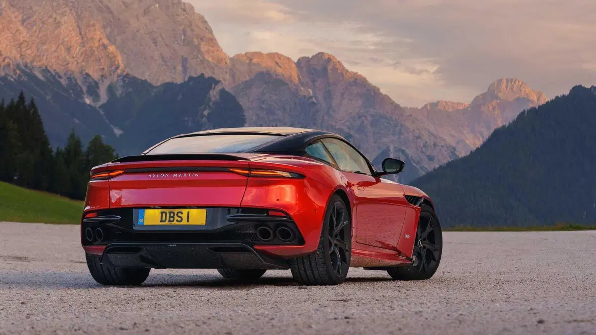 Aston Martin DBS Superleggera DBS (Superleggera) Coupe 5.2 V12 auto (6)