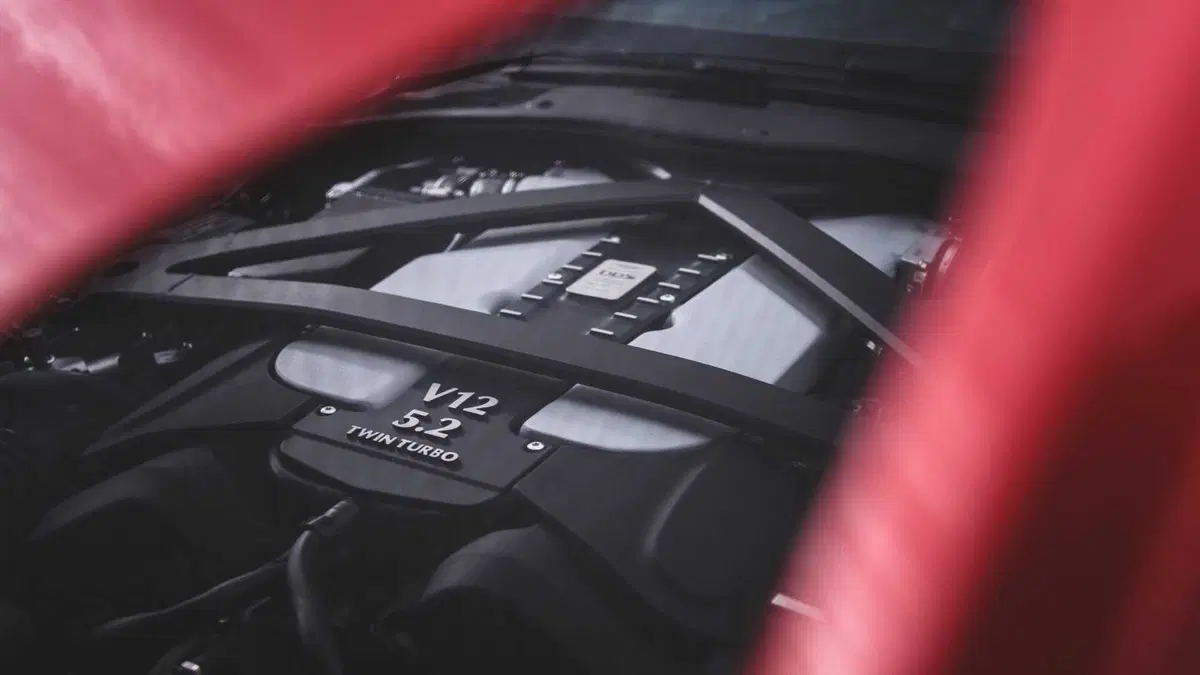 Aston Martin DBS Superleggera DBS (Superleggera) Coupe 5.2 V12 auto (19)