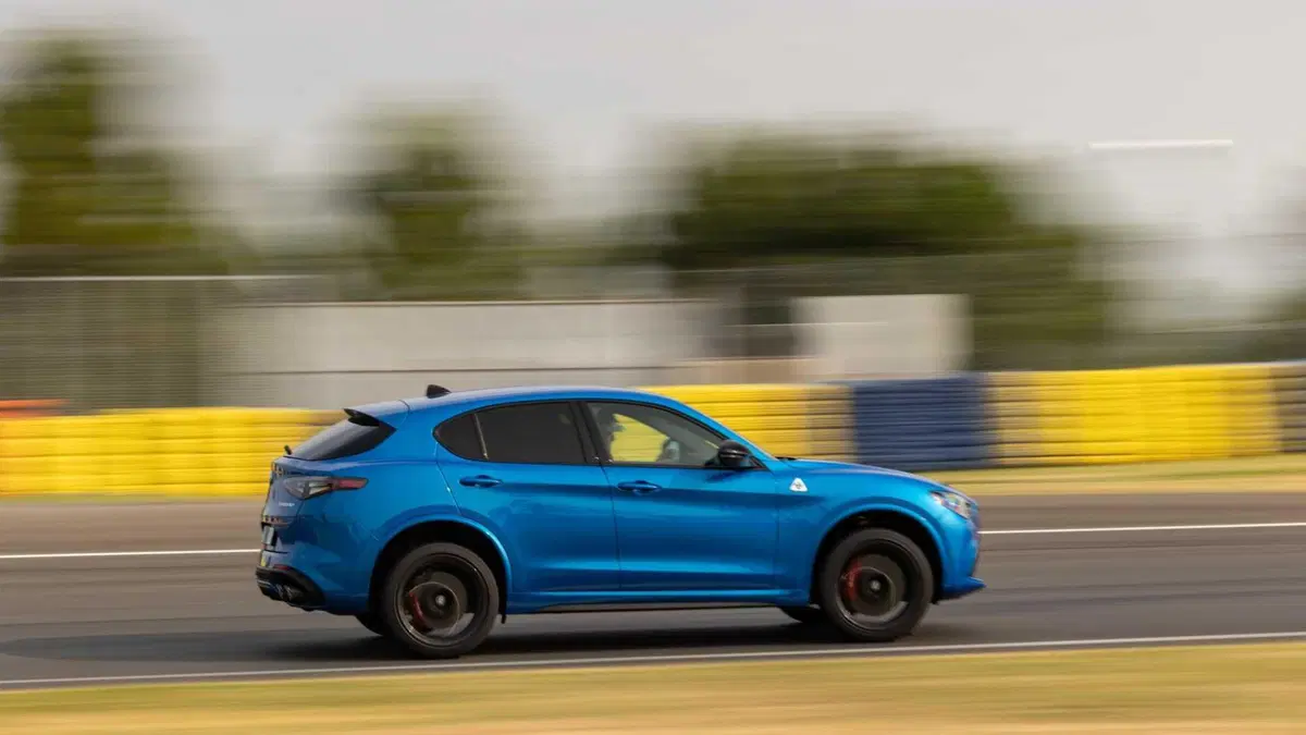 Alfa Romeo Stelvio 2.9 V6 Quadrifoglio Q4 520cv auto (3)