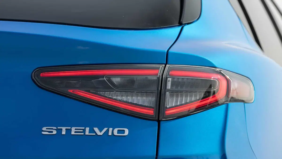 Alfa Romeo Stelvio 2.9 V6 Quadrifoglio Q4 520cv auto (14)