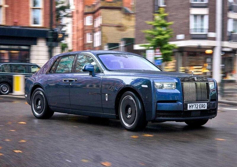 Rolls Royce Phantom (2017-->>) (4)