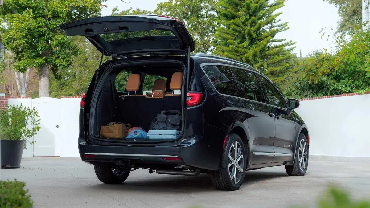 Chrysler Pacifica (9)