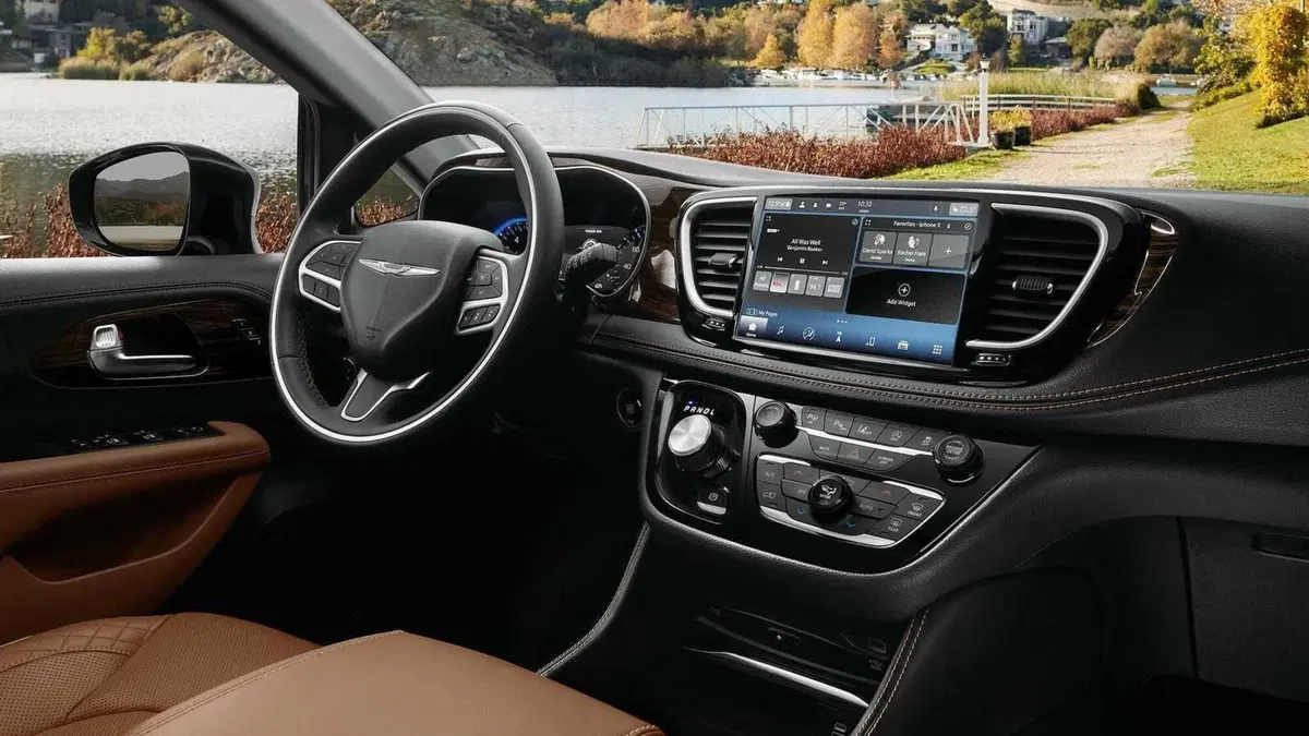 Chrysler Pacifica (11)