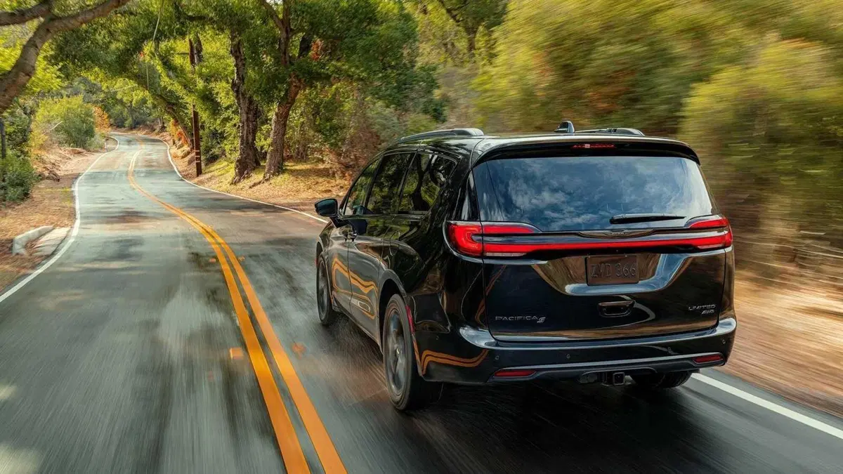 Chrysler Pacifica (7)