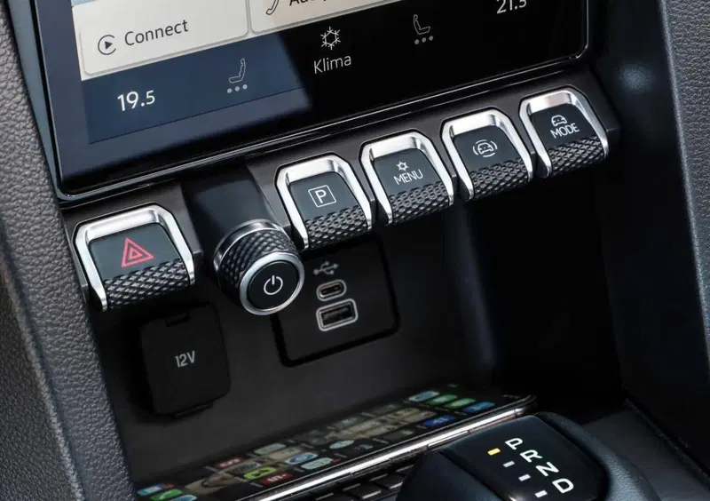 Volkswagen Amarok (2023-->>) (15)