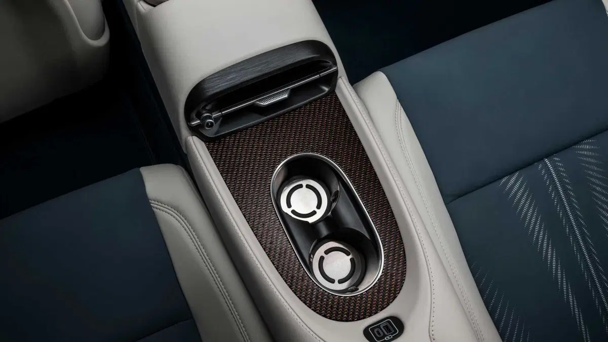 Maserati Grancabrio Folgore awd (27)