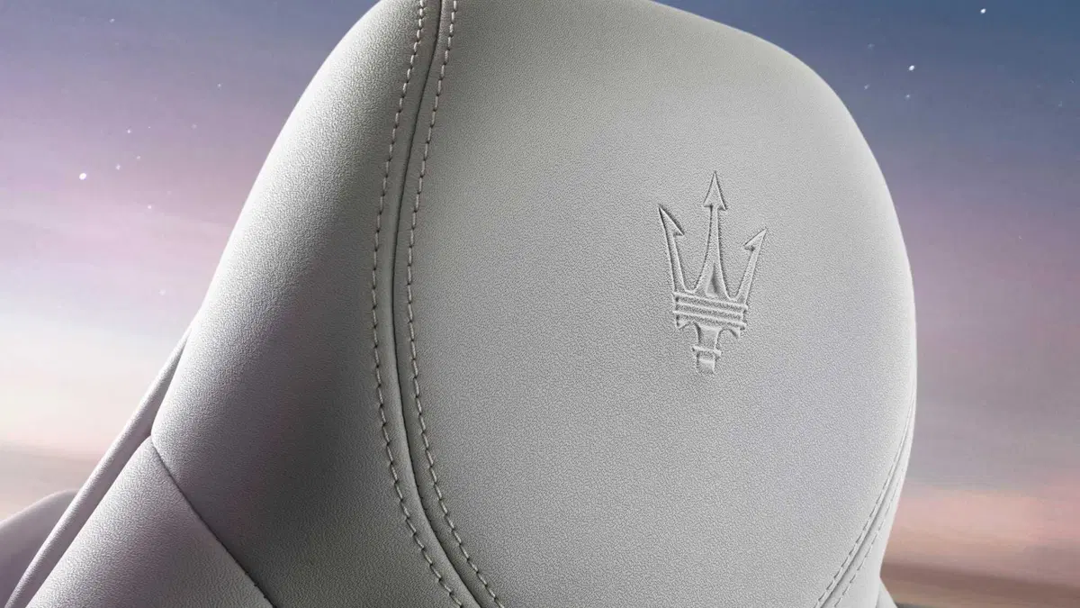 Maserati Grancabrio Folgore awd (30)