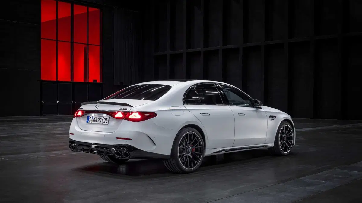 Mercedes-Benz Classe E AMG 53 hybrid Premium Plus 4matic+ auto (2)