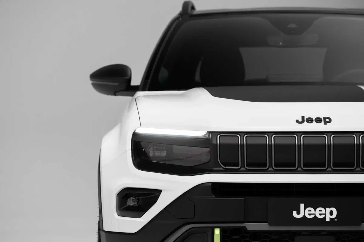 Jeep Avenger 4xe: l'ibrido si fa in quattro (x quattro) (2)