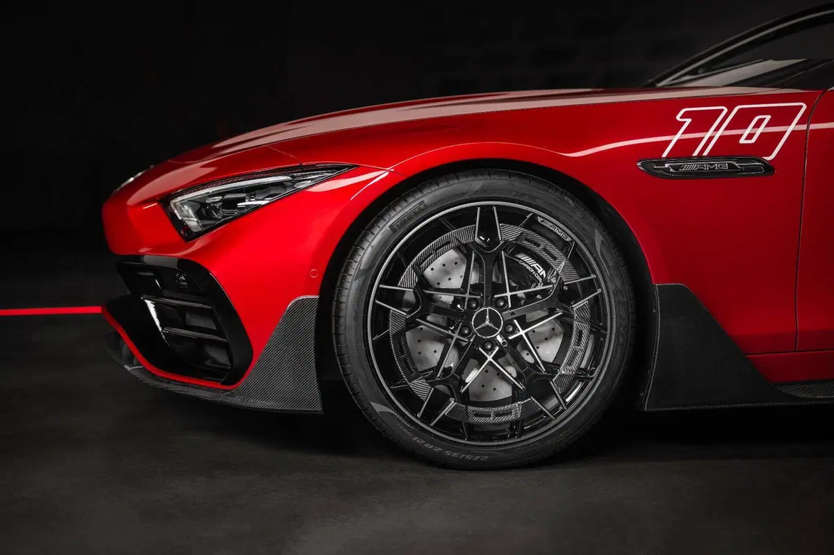 Mercedes AMG PureSpeed, la concept di ispirazione F1 debutta a Monaco (6)