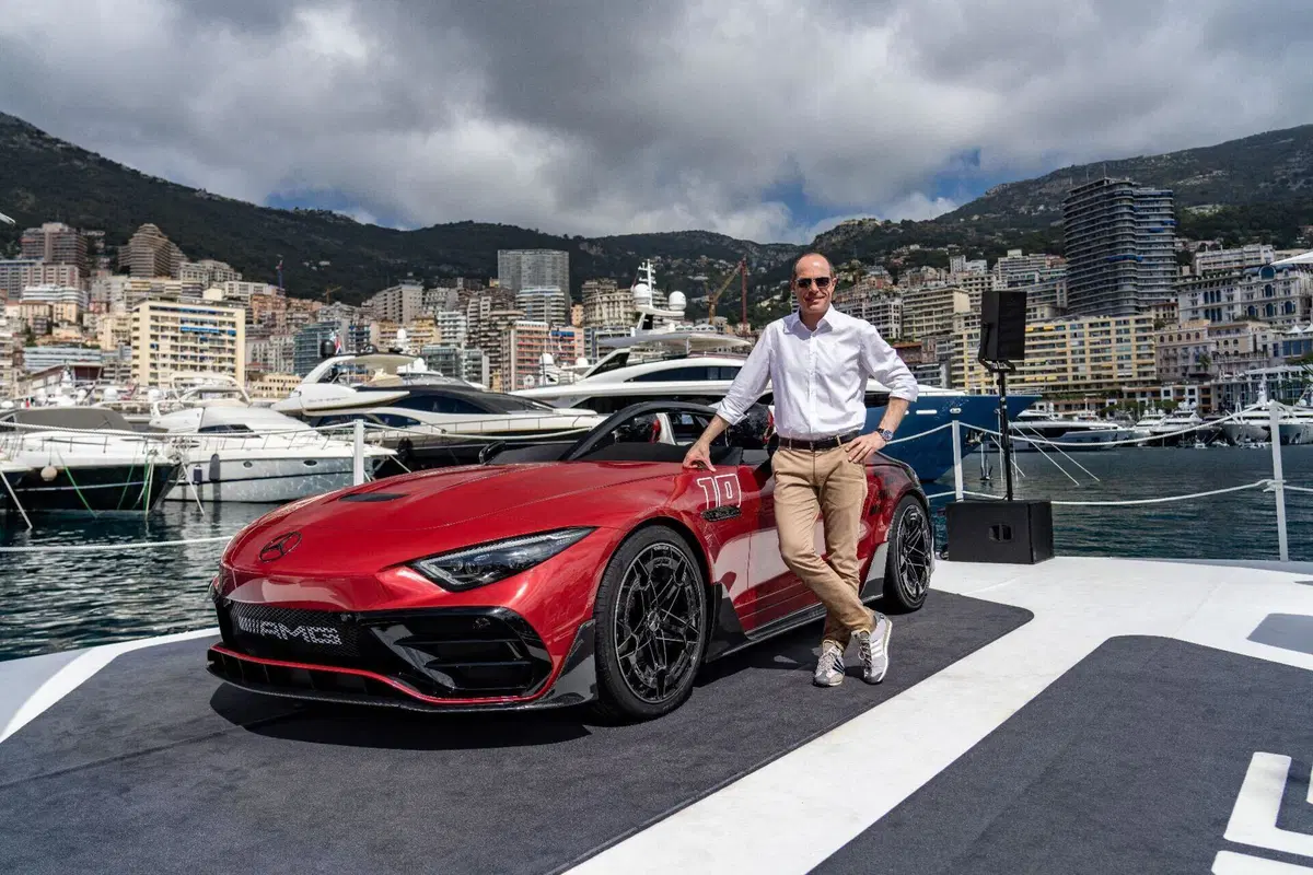 Mercedes AMG PureSpeed, la concept di ispirazione F1 debutta a Monaco (15)