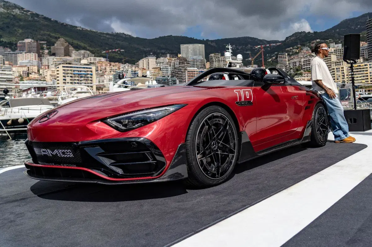 Mercedes AMG PureSpeed, la concept di ispirazione F1 debutta a Monaco (16)