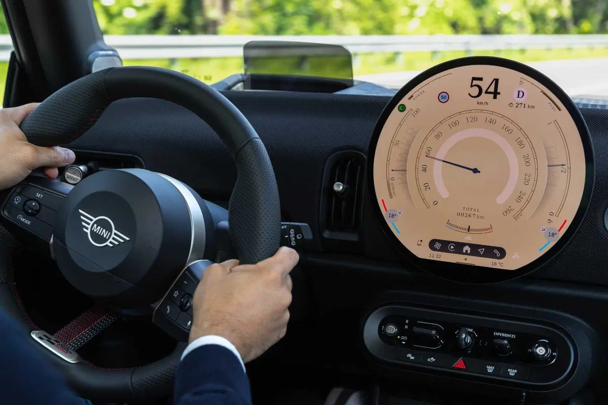 Mini Cooper 2024: le versioni, i motori e le caratteristiche tecniche (2)