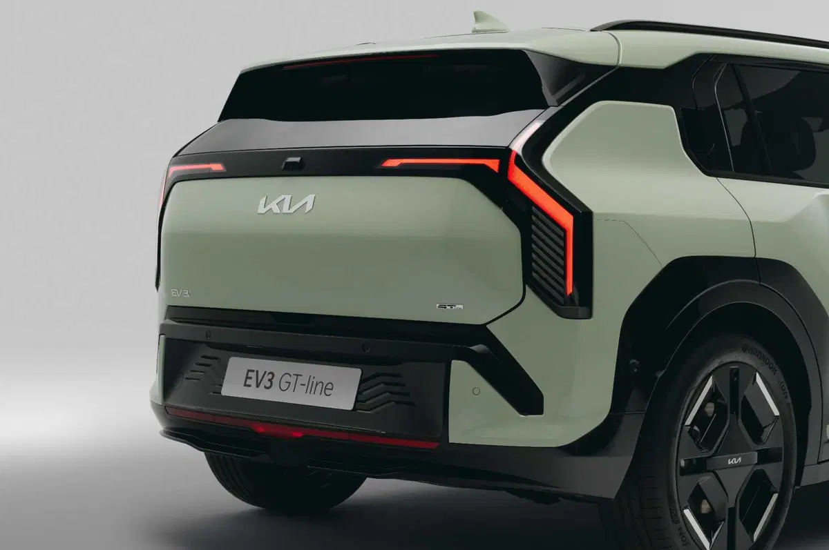 Kia EV3: il nuovo B-Suv elettrico "democratico", caratteristiche e scheda tecnica (4)