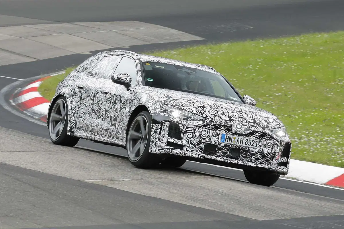 Audi RS5: le foto spia del prototipo al Nurburgring  (3)