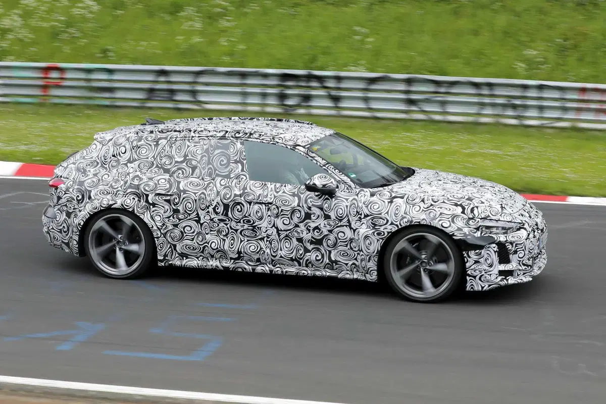 Audi RS5: le foto spia del prototipo al Nurburgring  (6)