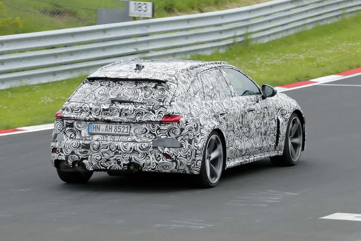 Audi RS5: le foto spia del prototipo al Nurburgring  (10)