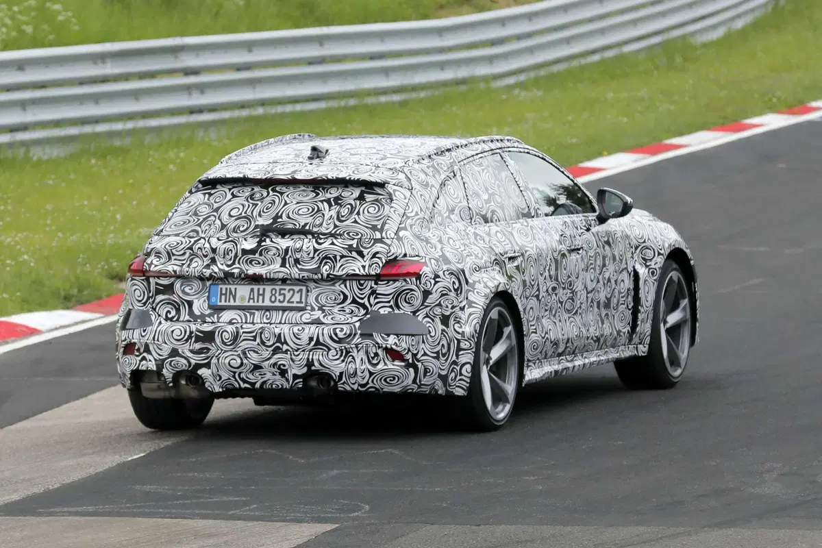 Audi RS5: le foto spia del prototipo al Nurburgring  (11)