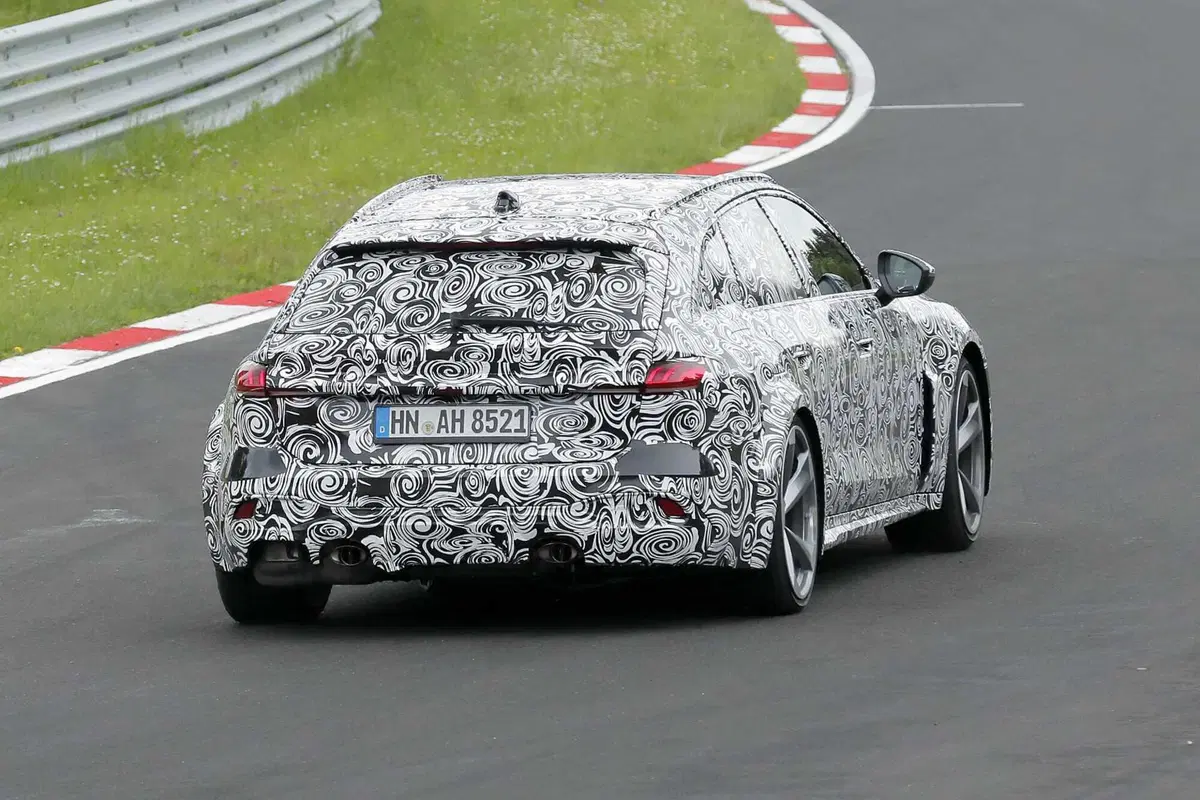 Audi RS5: le foto spia del prototipo al Nurburgring  (12)