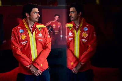 F1. La Ferrari a Monaco pu&ograve; vincere: parola di Carlos Sainz. Che sul suo futuro dice: &ldquo;valuto tutte le opzioni"