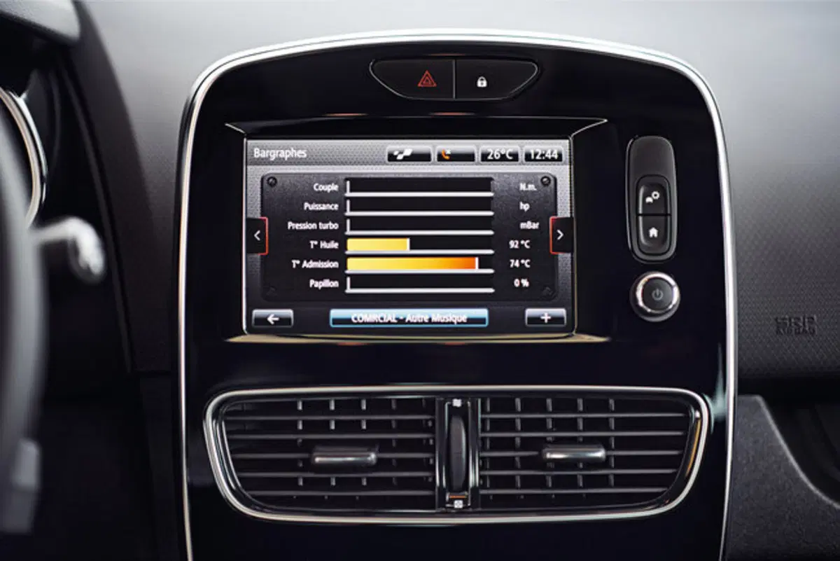 Renault Clio R.S restyling: ecco le novità della hatchback "pepata" (9)