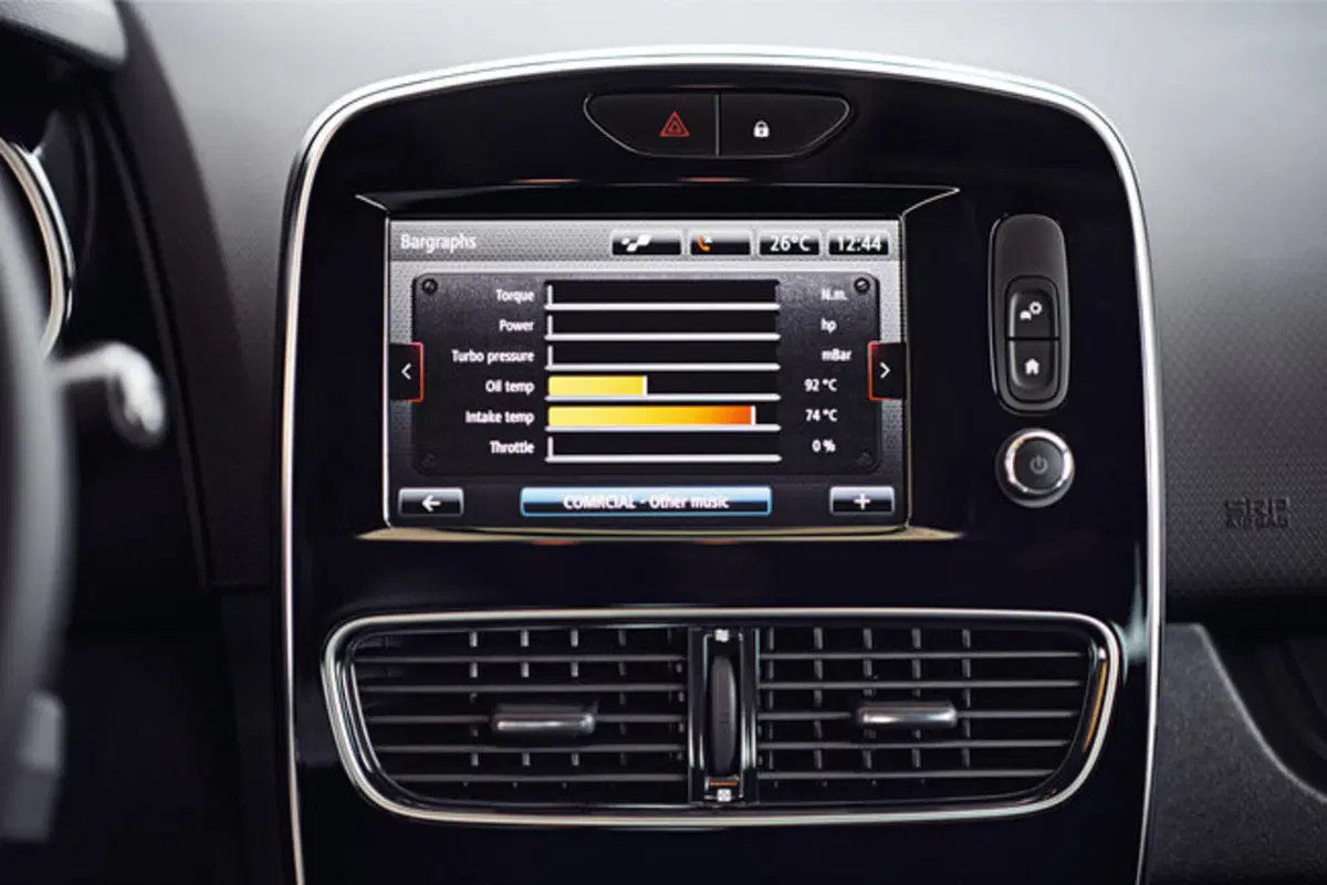 Renault Clio R.S restyling: ecco le novità della hatchback "pepata" (14)