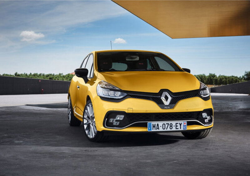 Renault Clio R.S restyling: ecco le novit&agrave; della hatchback &quot;pepata&quot;