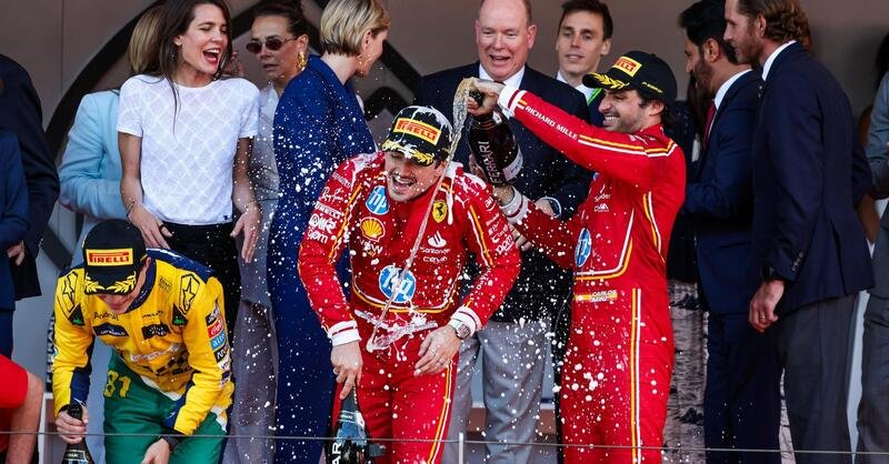 F1. Charles Leclerc spezza finalmente la &quot;maledizione&quot; del GP di Monaco: la lotta per il mondiale si infiamma