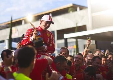 F1. La festa Ferrari per la vittoria del GP di Monaco di Charles Leclerc, nel nome di papà Hervé e Jules Bianchi