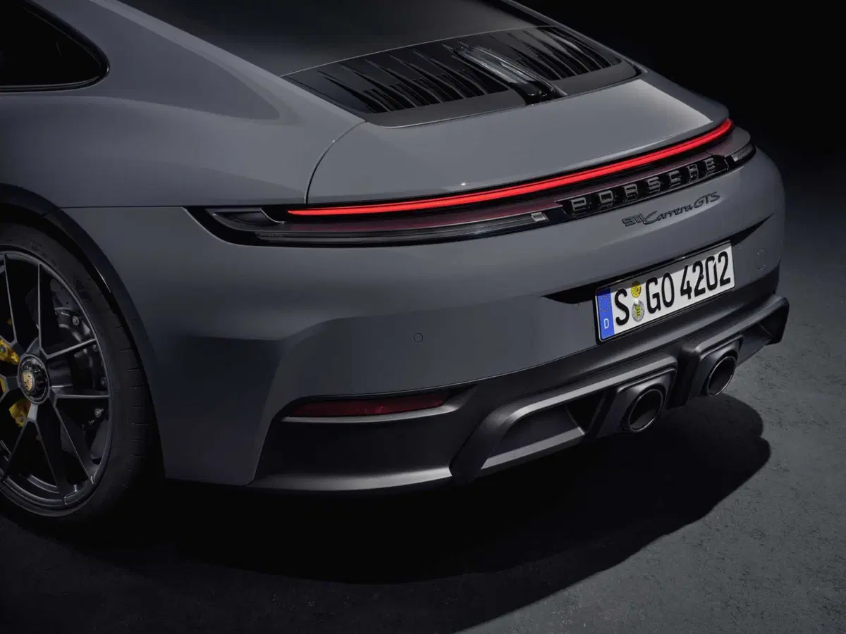 Porsche 911 ecco l'IBRIDA. Come è fatta la nuova GTS e come cambia la base (10)