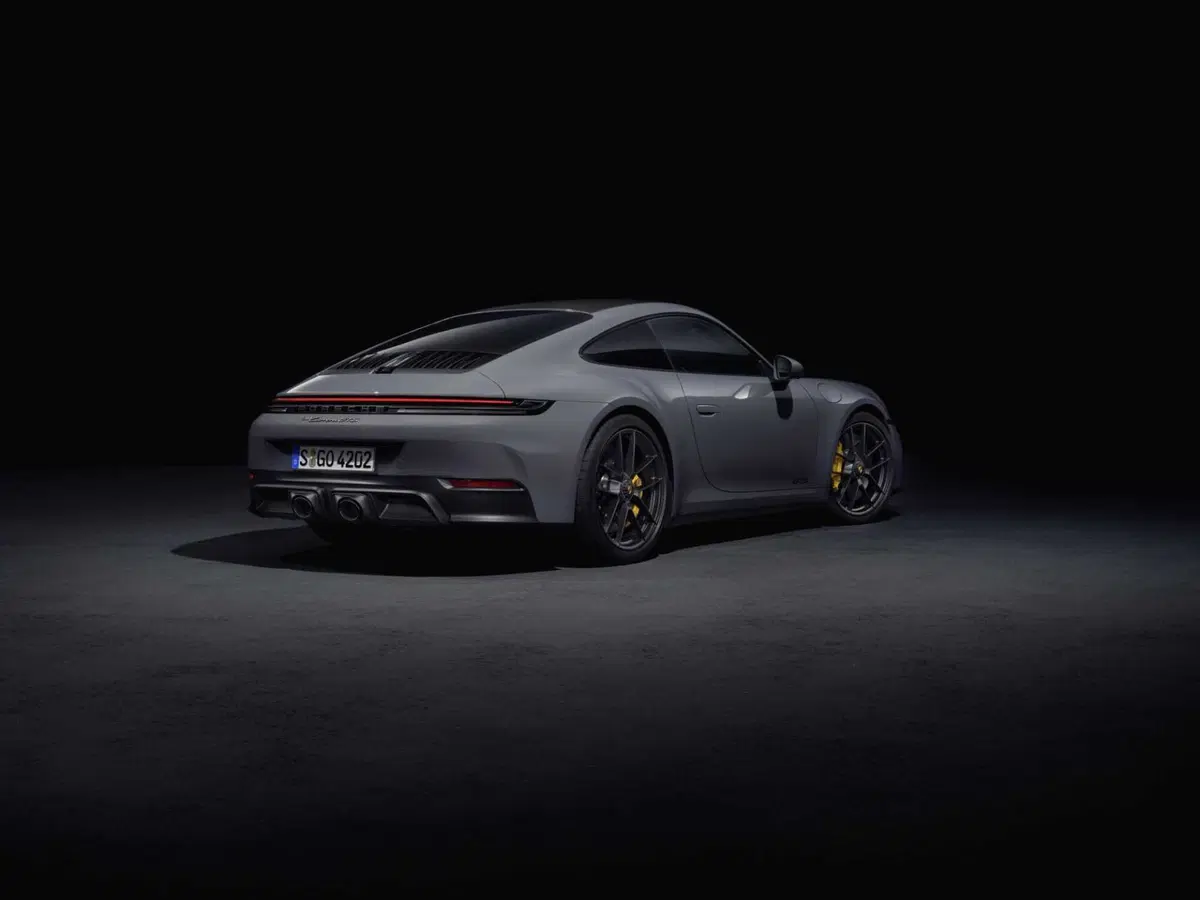 Porsche 911 ecco l'IBRIDA. Come è fatta la nuova GTS e come cambia la base (6)