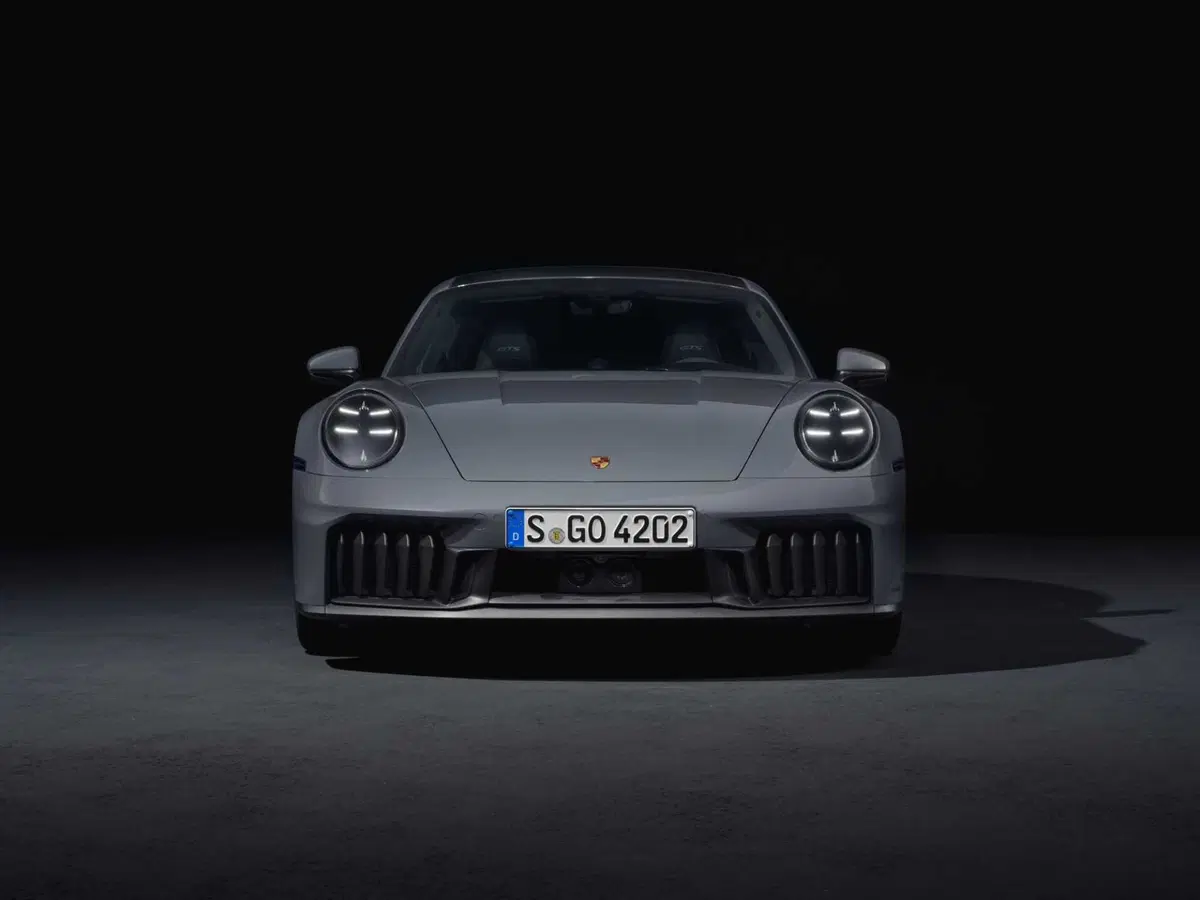 Porsche 911 ecco l'IBRIDA. Come è fatta la nuova GTS e come cambia la base (7)